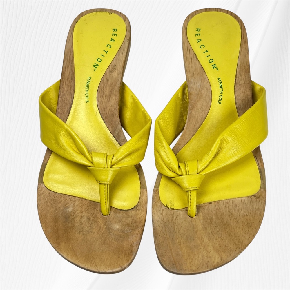 Reaction Kenneth Cole Yellow Leather Thong Sandals Knot Detail Size 7.5